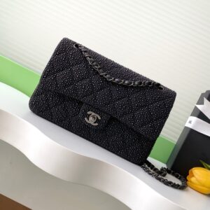 Chanel 25s Pearl Edition, the understated yet dazzling luxury, so shiny and exquisite, it's just too beautiful!